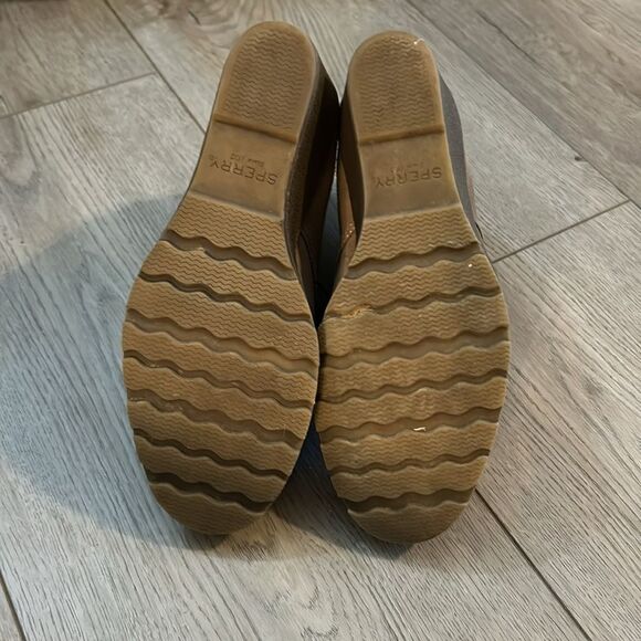 BRAND NEW SPERRY TOP SIDER WOMENS STELLA PROW ANKLE BOOTIE SUEDE TAN SIZE 9 - Picture 8 of 9